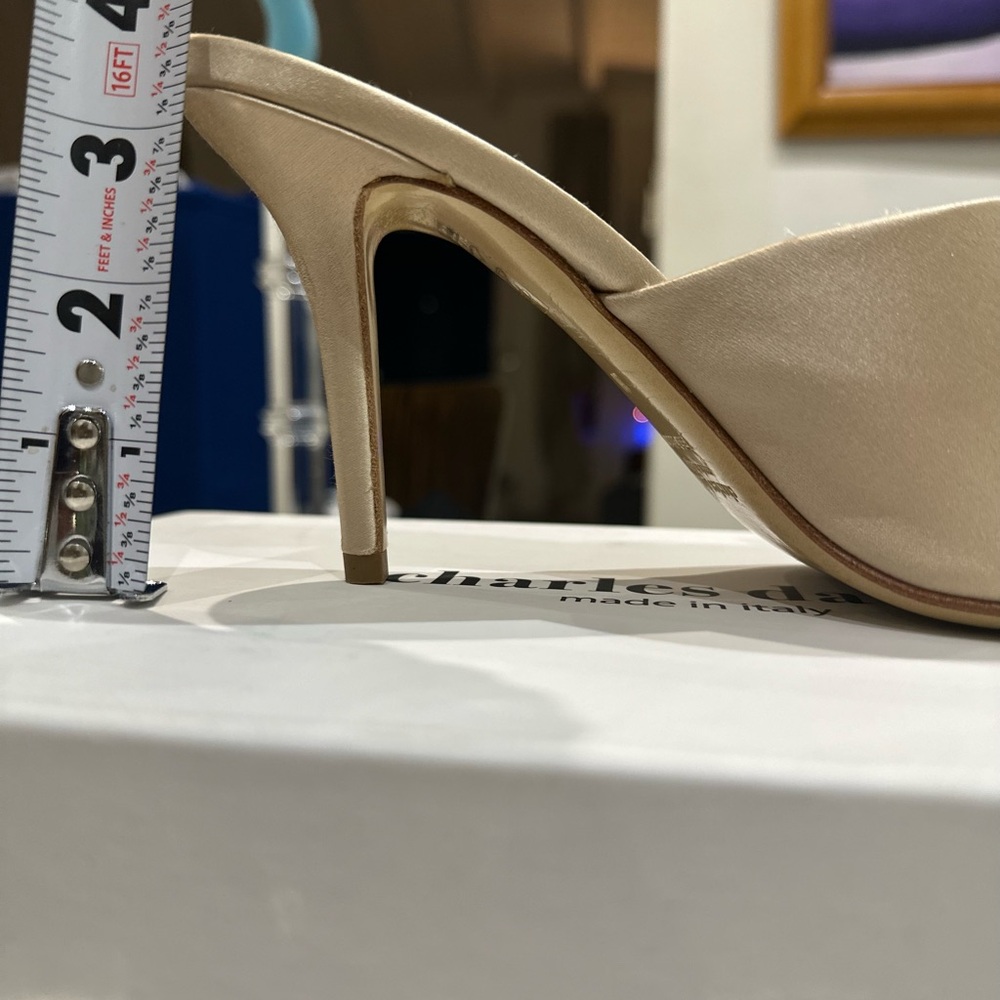Charles David satin champagne heels NWT Made in Italy - Picture 6 of 6